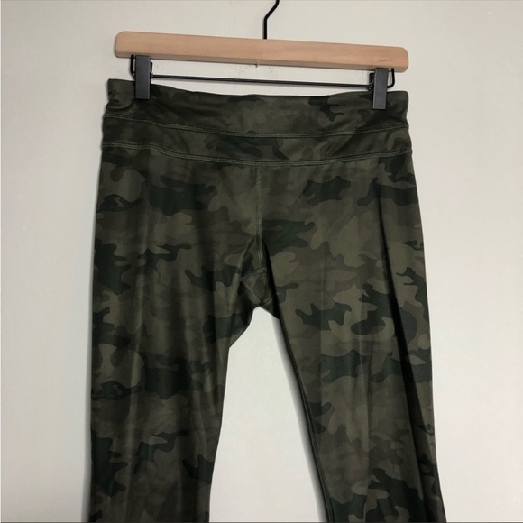 Lululemon Run Inspire Crop II Savasana Camo Green Size 6 - Picture 2 of 6